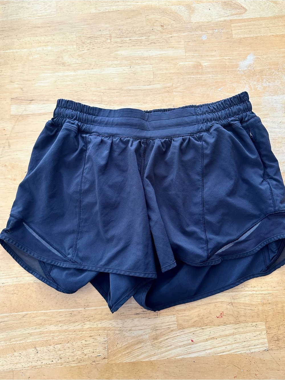 Lululemon hotty hot shorts size 8